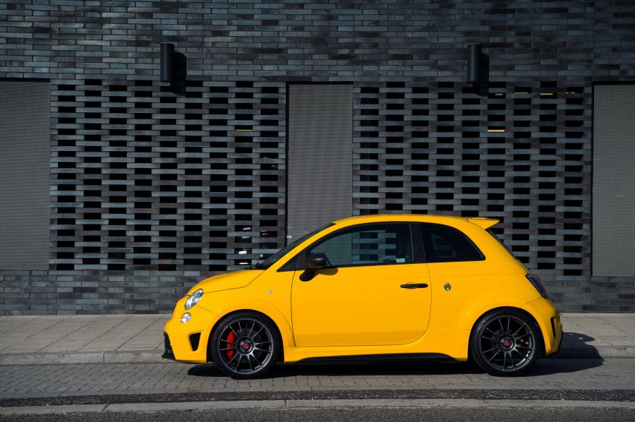  Abarth 695 Biposto Record (312) 2015 года  (UK) (фото 28 из 31)